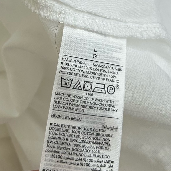 Old Navy White Eyelet Dress with pockets size large - Picture 7 of 7